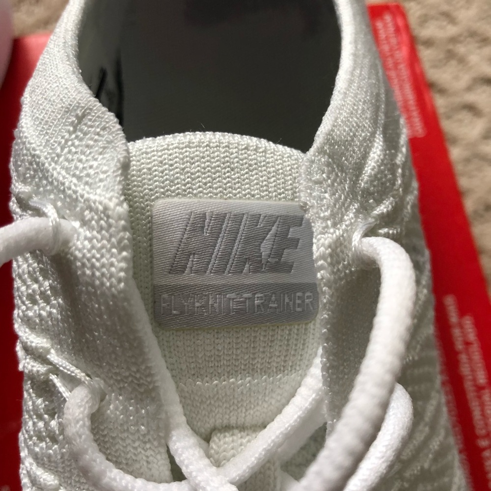🚫✂️🎆 New🎆 NIKE Unisex Flyknit Trainer 6M/7.5W - Picture 6 of 8